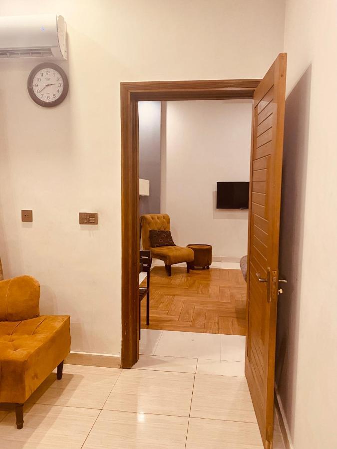 فيصل آباد Fully Serviced Holiday Home Near Lyallpur Galleria المظهر الخارجي الصورة