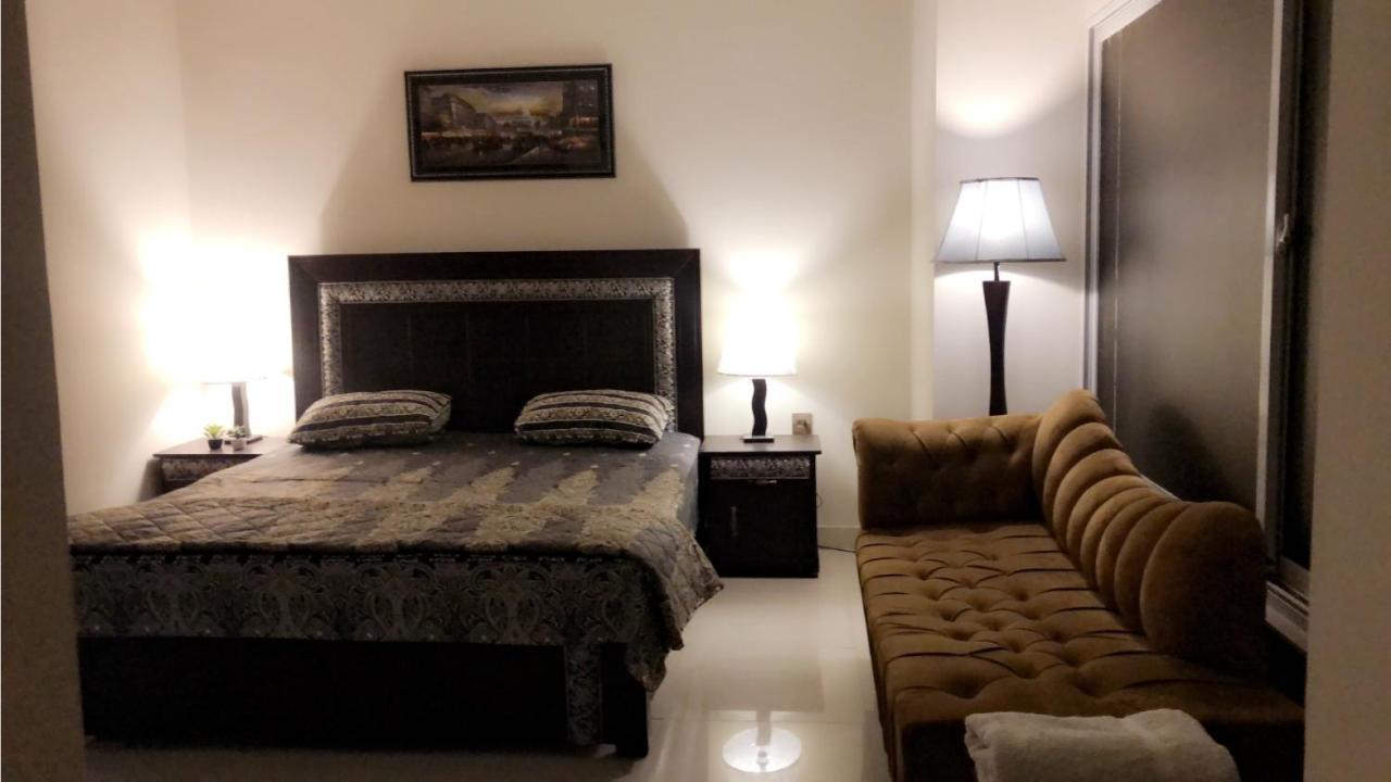 فيصل آباد Fully Serviced Holiday Home Near Lyallpur Galleria المظهر الخارجي الصورة
