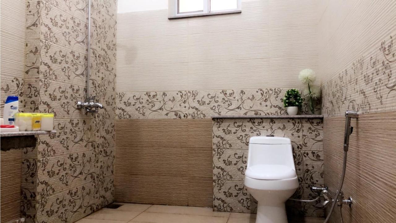 فيصل آباد Fully Serviced Holiday Home Near Lyallpur Galleria المظهر الخارجي الصورة